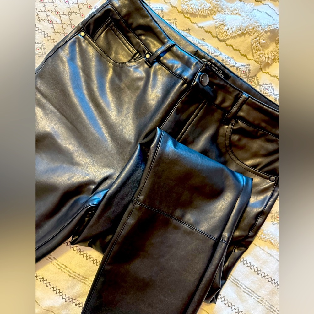 Faux leather skinny pants